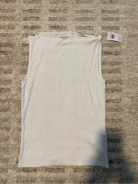*NWT* Abercrombie & Fitch Straight Neck Tank Top